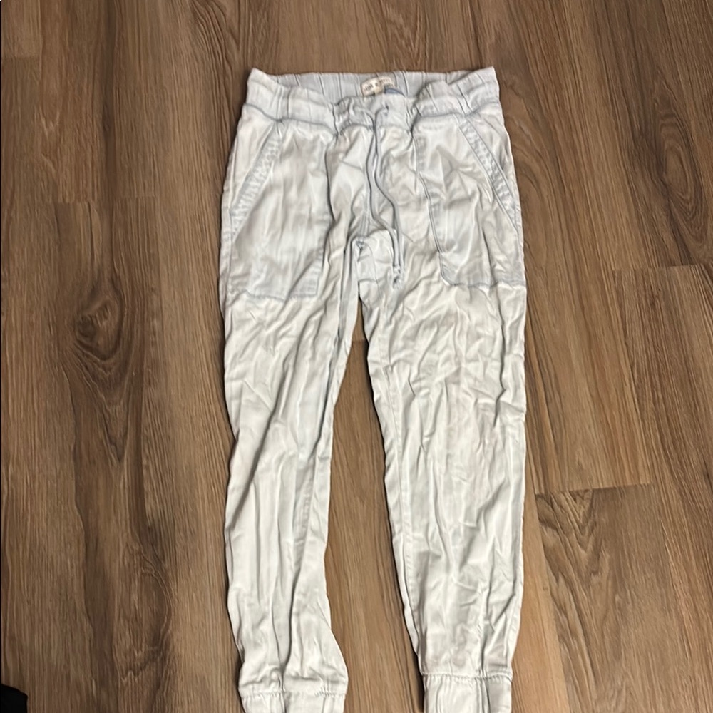 Cloth & Stone High Rise White Jeans with Relaxed Fit